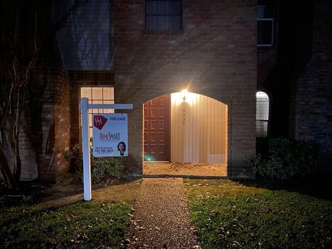 Photo - 9535 Clanton St