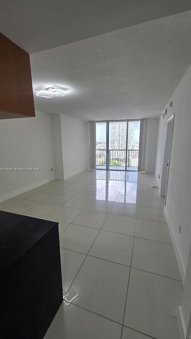 Photo - 1750 N Bayshore Dr Unit 2111