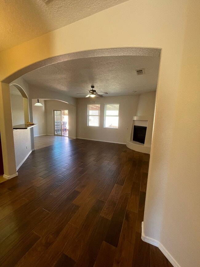 Photo - Pristine 4 bdr, 2 1/2 bath w/2 car garage ...