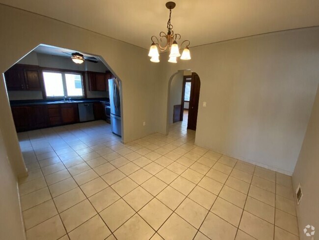 Building Photo - 2146 S Winchester St Rental