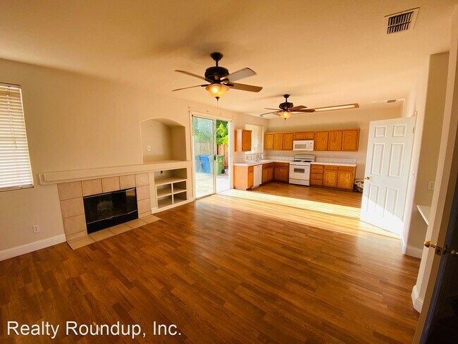 Photo - 3 br, 2 bath House - 9481 Windrift Ln