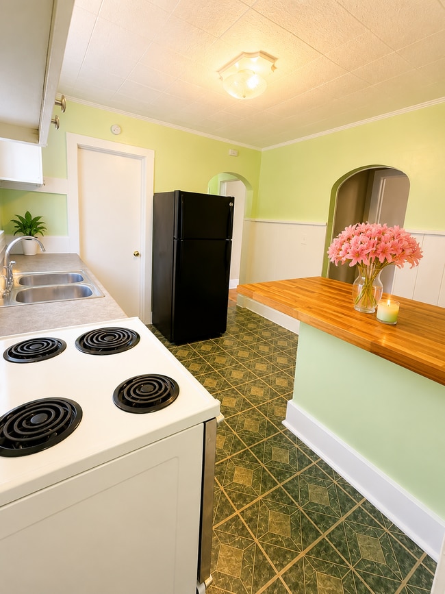 Photo - 913 N Wesley St