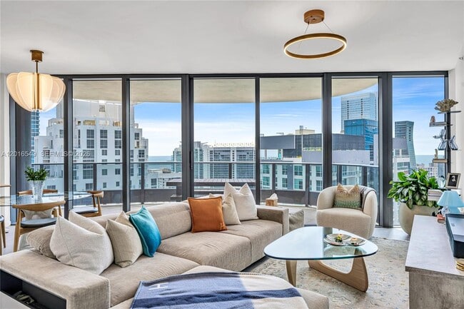 Building Photo - 1000 Brickell Plaza Unit 4601