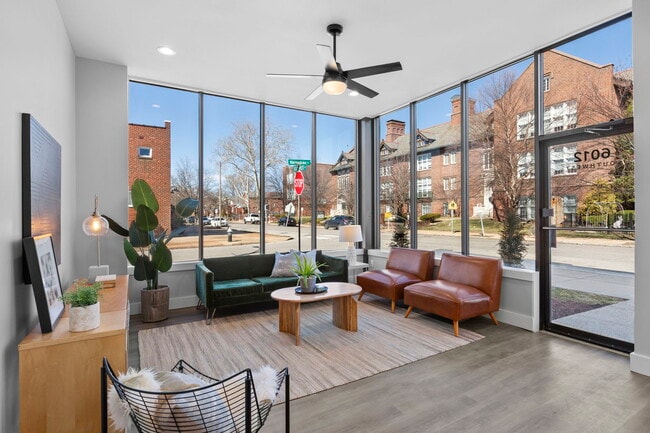 Building Photo - 6012 Southwest Ave