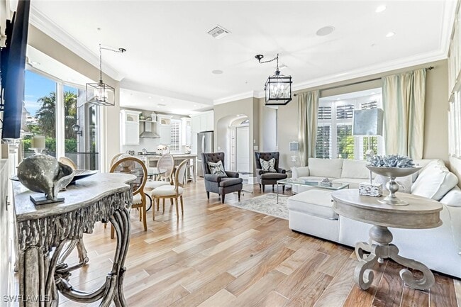 Photo - 993 8th St S