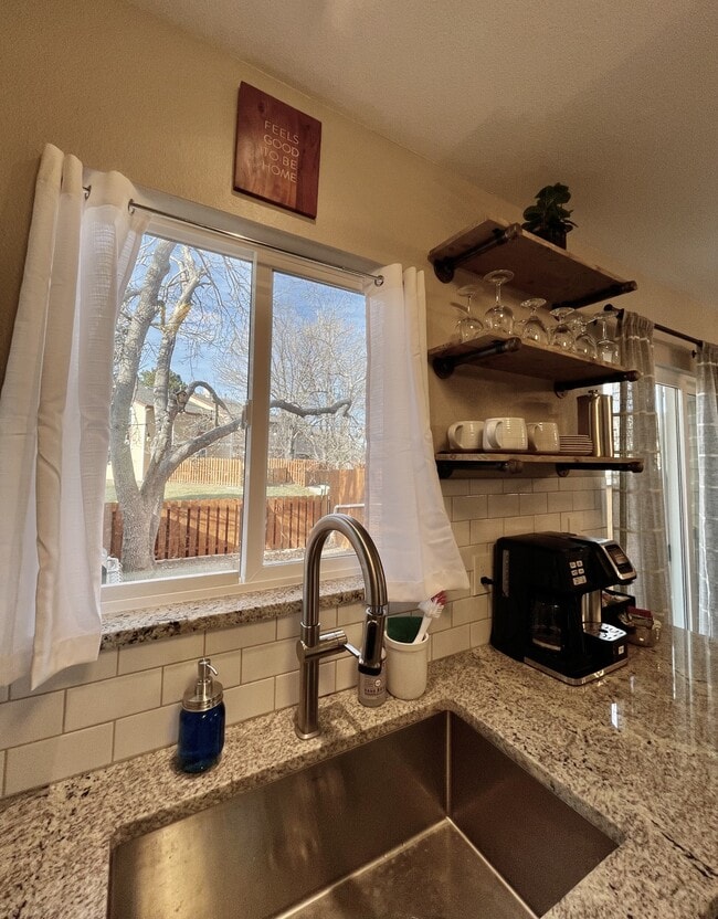 Photo - 11614 Community Center Dr