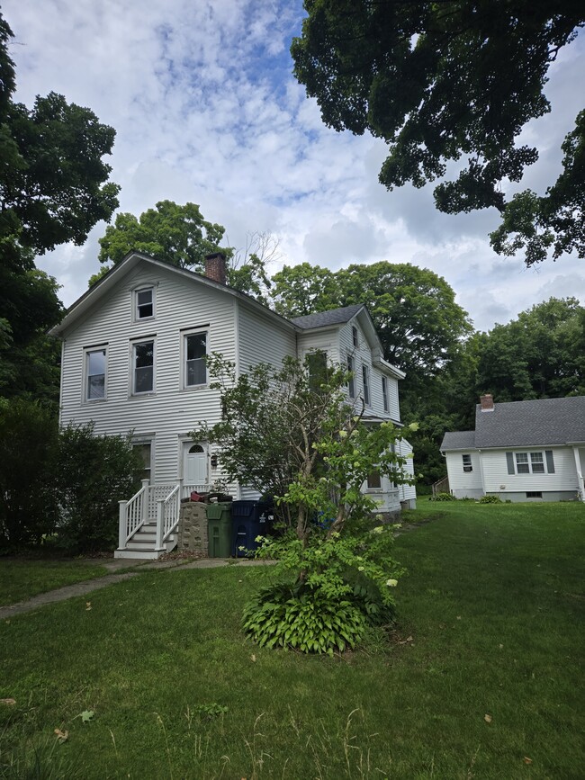 Building Photo - 27 Mansfield St Unit 2