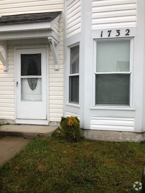 Building Photo - 3 Bedroom Townhome in Ocean Lakes