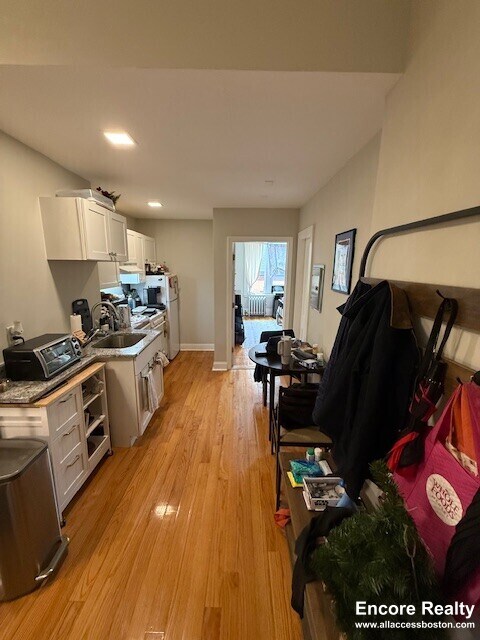 Building Photo - 38 Hemenway St Unit 29