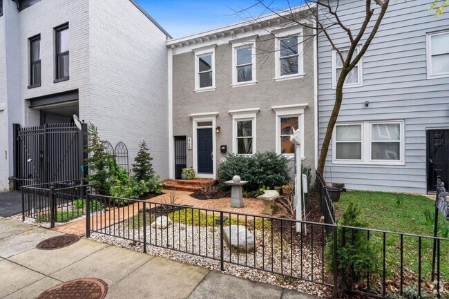Building Photo - 468 Ridge St NW Rental