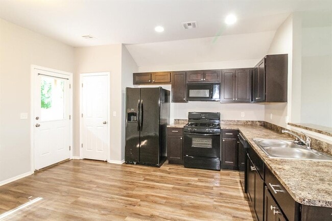 Photo - 1870 Bliss Cir
