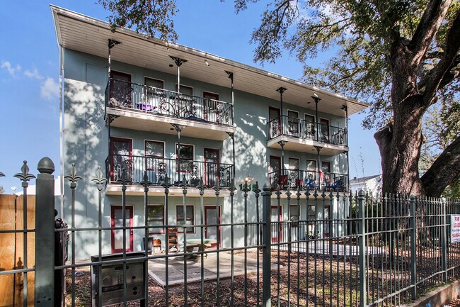 Building Photo - 1621 Governor Nicholls St Unit 106 Rental
