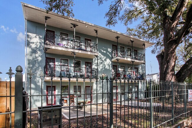 Building Photo - 1621 Governor Nicholls St Unit 106 Rental