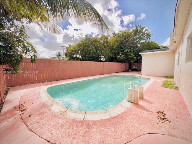 Photo - 4971 SW 7th Ct Casa