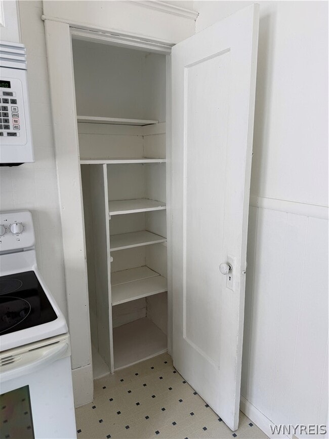 Photo - 167 Taunton Pl