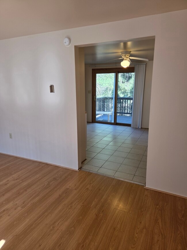 Photo - 496 Mercer Rd