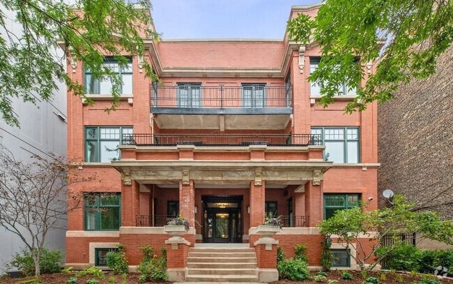Building Photo - 544 W Wellington Ave Unit 3E Rental