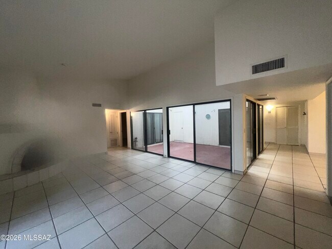 Photo - 2530 E Forgeus Pl