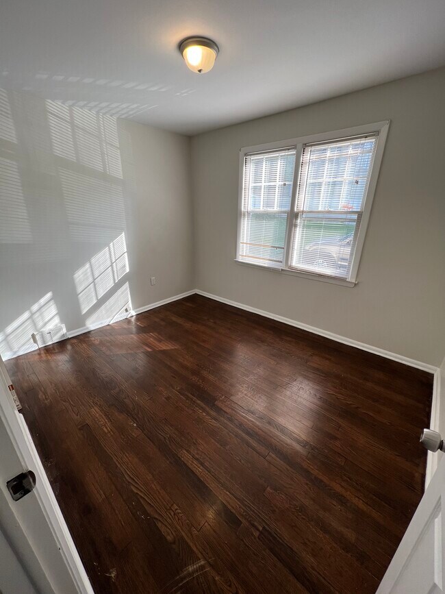 Photo - 28 Coram Rd Unit 28 Coram Road 1st floor