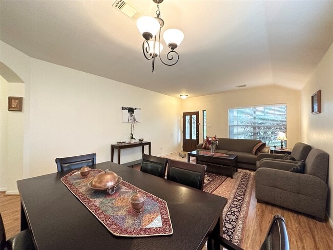Photo - 2211 Winding Hollow Dr