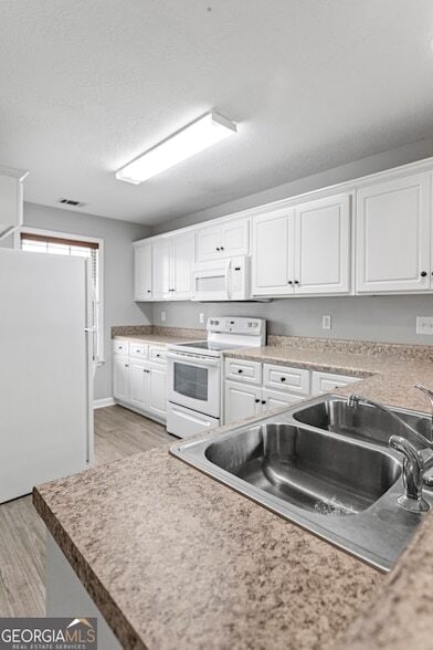 Photo - 233 Sunview Dr