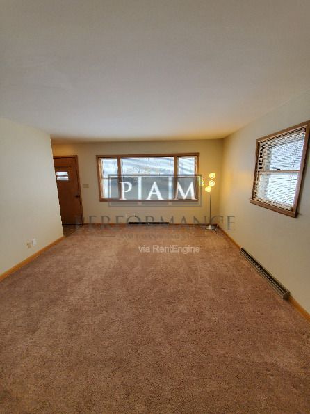 Building Photo - 911 N Hine Ave Rental