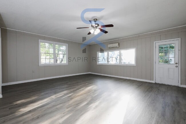 Photo - Move in before October 31st and get $100 O...