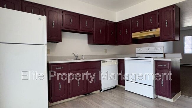 Photo - 25 Royal Crest Dr