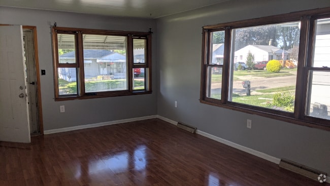 Building Photo - 53 W Fairmount Ave Rental