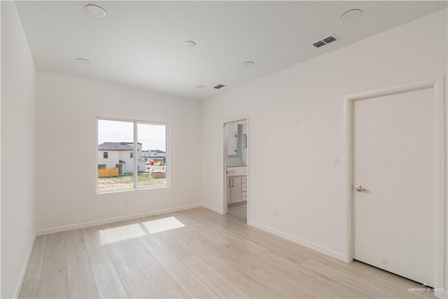 Photo - 19 Harmony St