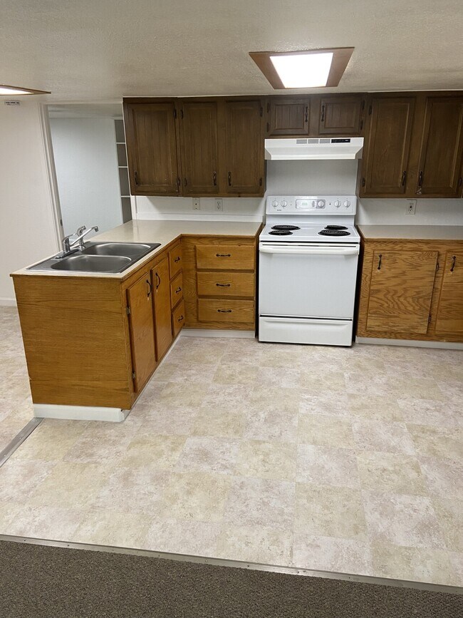 1900 1/2 Lancaster Ave Condo Unit 12 Condo for Rent in Klamath Falls