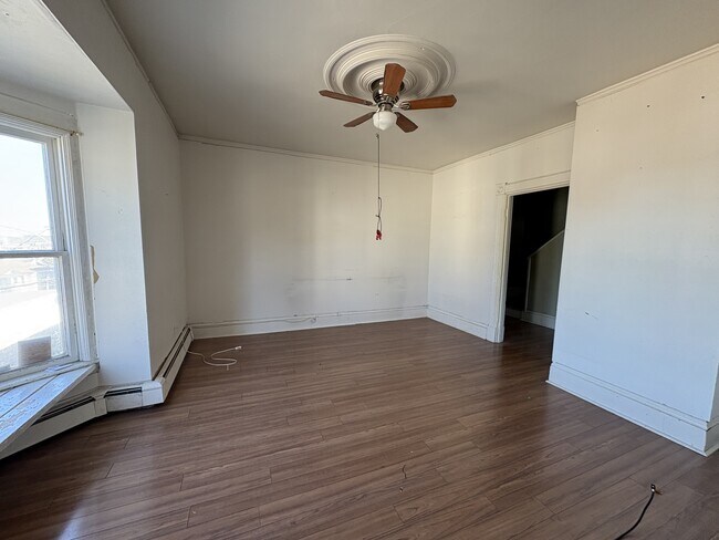 Photo - 184 Duke St W Unit 184