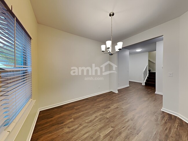 Photo - 977 Grenier Terrace NE