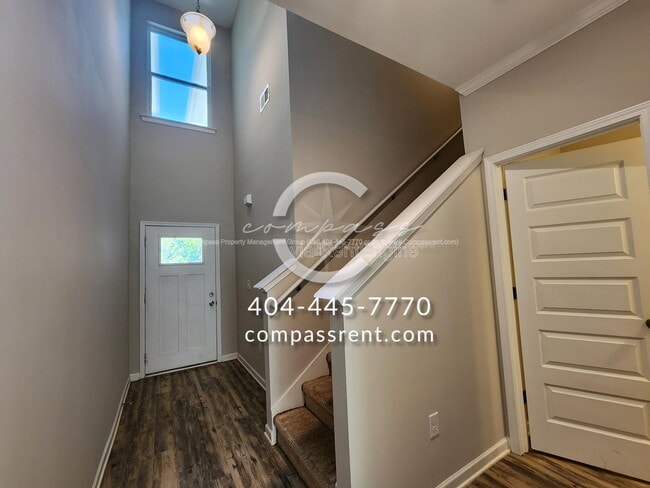 Photo - 220 Lyndon Wy NW