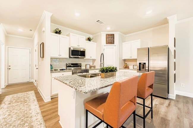 Photo - 81 Basswood Ln