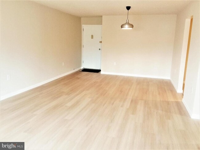 Building Photo - 3805 Swann Rd Unit 202 Rental