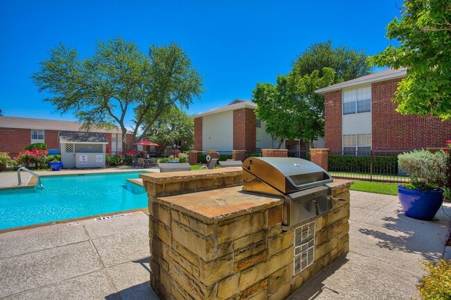 Photo - Crestbrook Apartments
