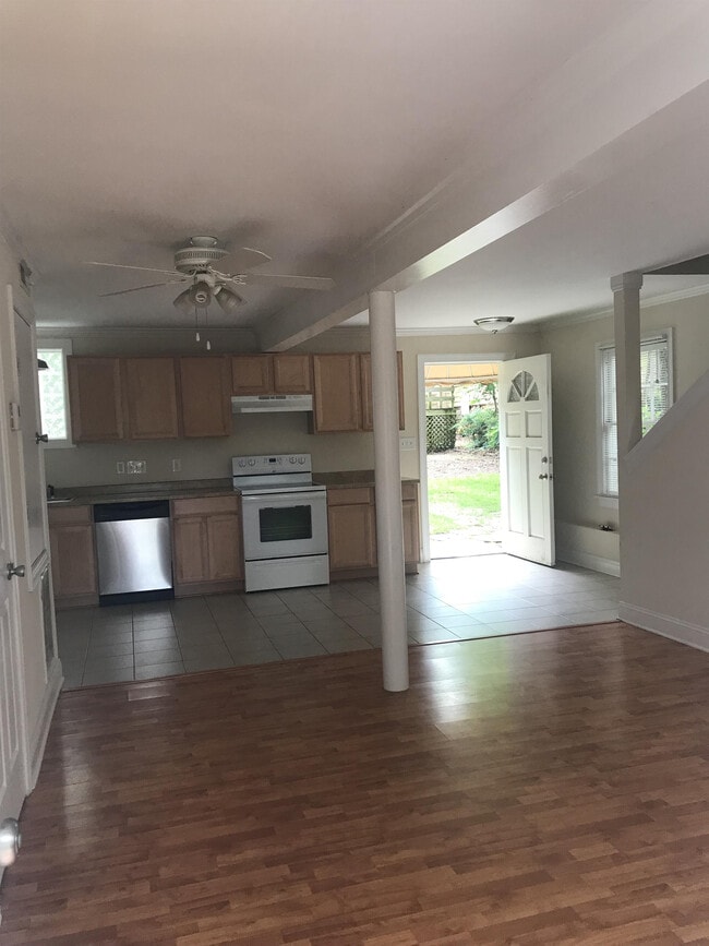 Photo - 1529 Thomas Ave