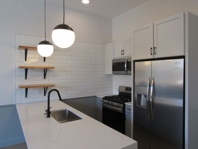 Building Photo - 2212 Morris Ave Rental