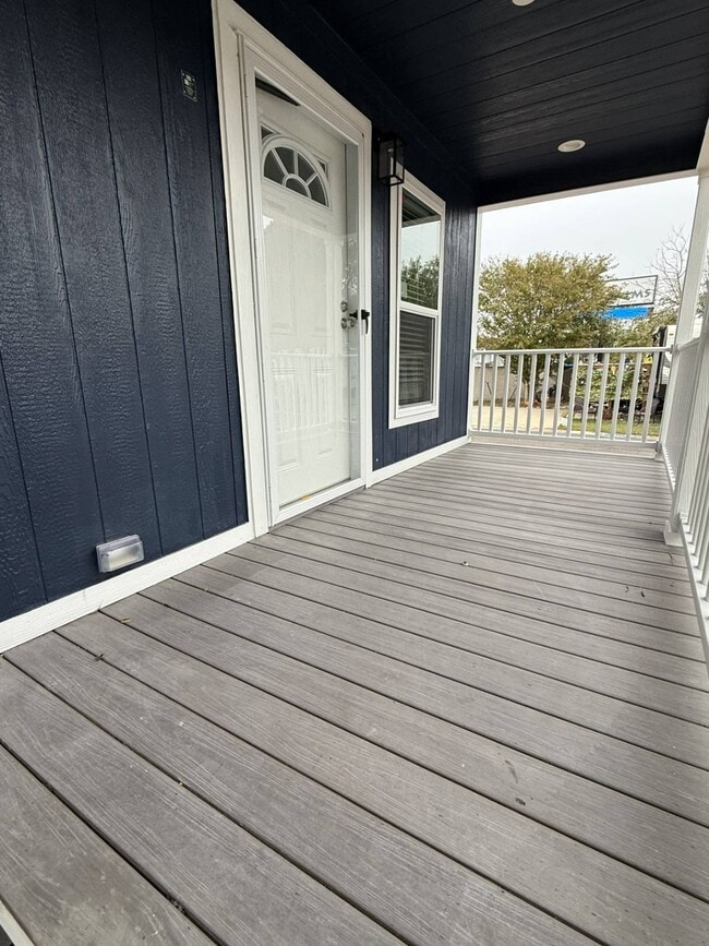 11 La Posada Cir