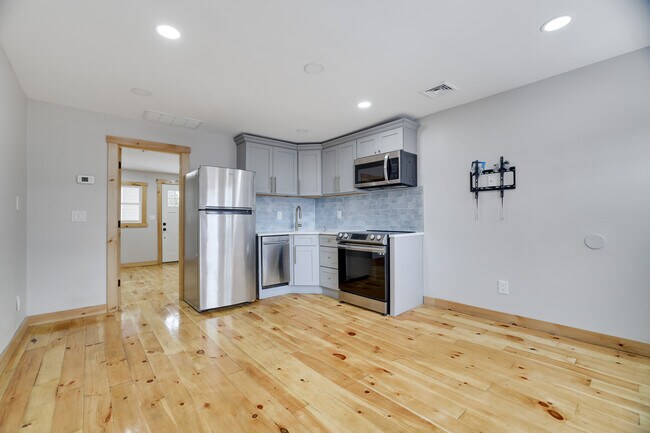 Photo - 314-318 Main St