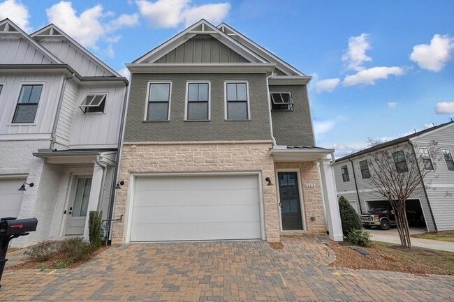 Photo - 123 Village Green Ave