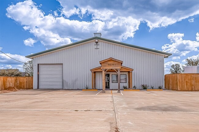Building Photo - 10535 Dannhaus Rd Rental