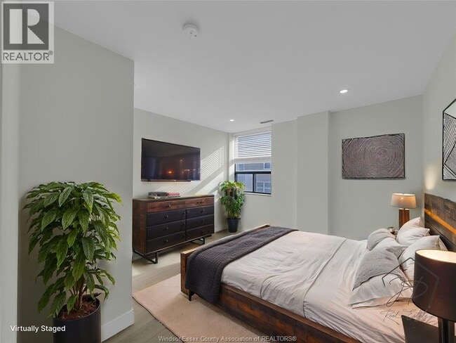 Photo - 3177 Riverside Dr E Unit 208