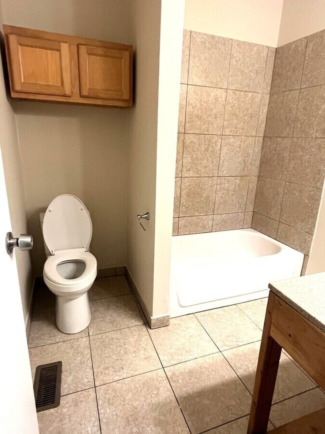 Photo - 154 Straight Ave SW