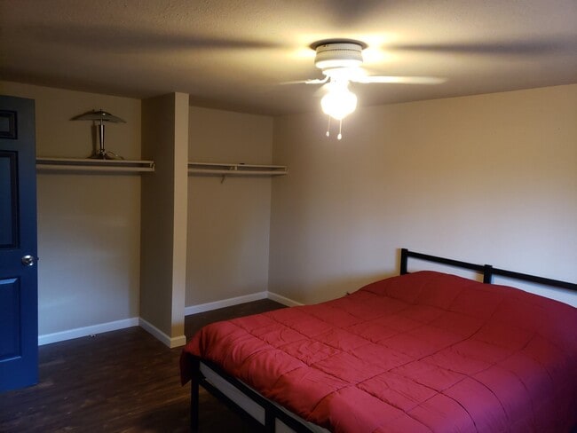 Photo - 825 Tilden Ave