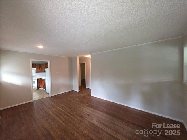Photo - 1444 Academy St