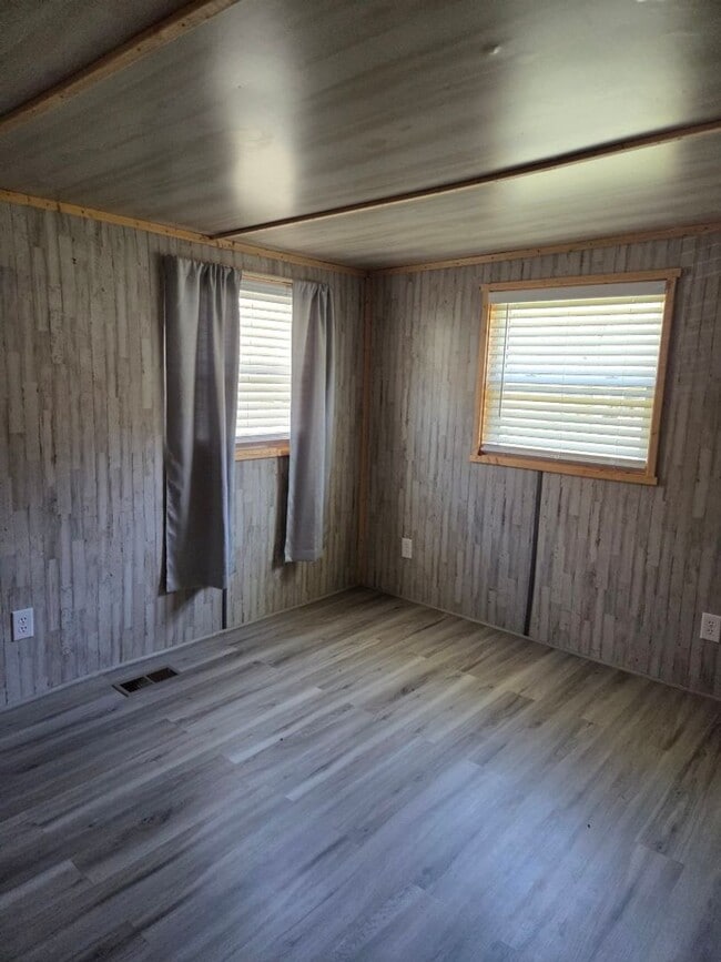 Photo - $1,350 - 2 Bedroom / 1 Bath Park Model in Tatham Mountain Park