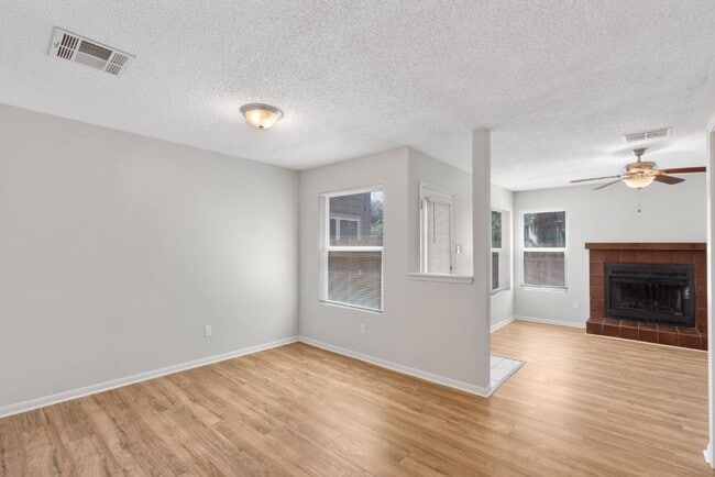 Photo - 8703 Schick Rd