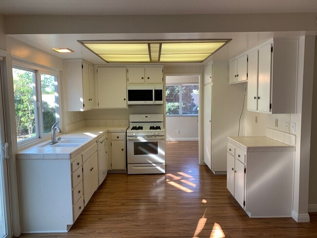 Photo - Light-Filled Thousand Oaks Home with Backyard Retreat